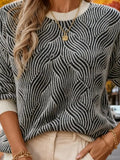 Round-Neck Wavy-Patterned Sweater in Black and Cream