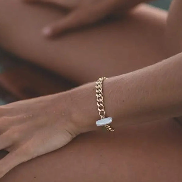 Lotus "Nalu" Bracelet in Gold